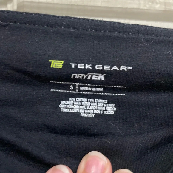 TekGear DryTek Capris Leggings for Yoga or Pilates Black Size S - Picture 2 of 3
